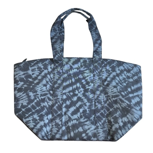 Victoria’s Secret NWT Tie Dye Blue Large Weekender Zipper Tote Shoulder Bag - Picture 3 of 10